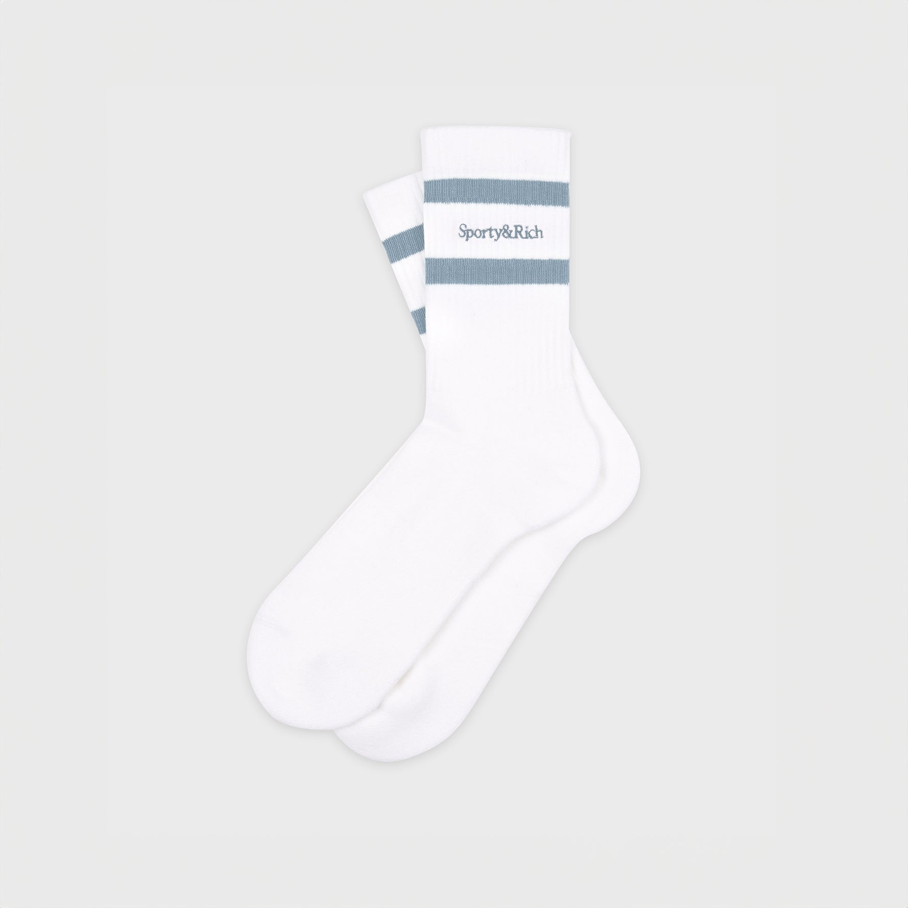 Sporty & Rich - 襯線標誌運動襪（白色／Asaya粉藍色）